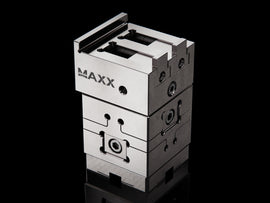 MaxxMacro® 54 360° Rotatable Pendulum Vise Performance